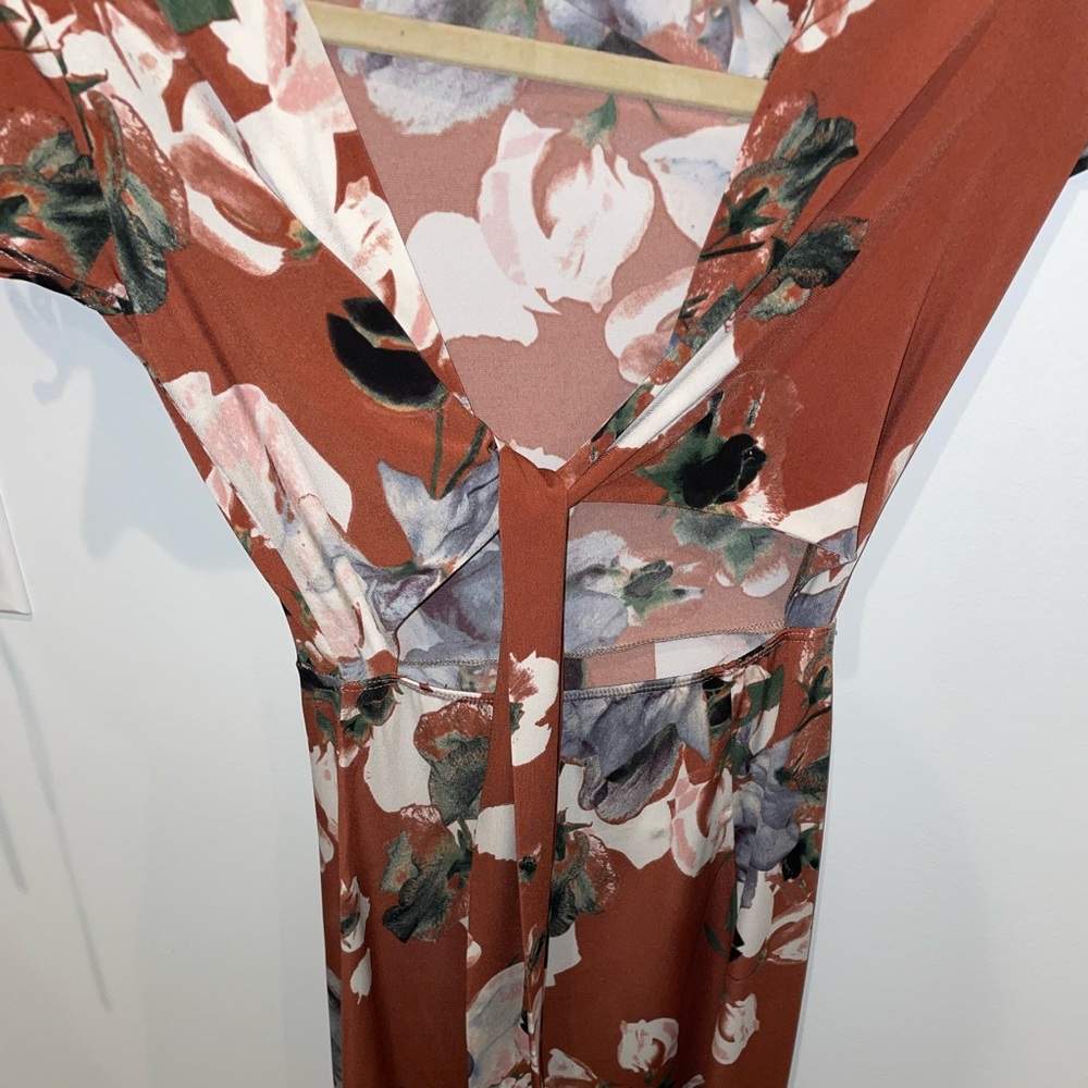 Floral maxi dress with cut out tie in front from Windsor